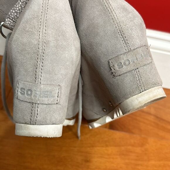 Sorel Womens Joan Of Arctic Wedge II Ankle Boot Gray Suede Round Toe size 9 - Picture 4 of 10